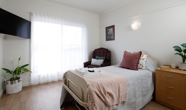 Andrew Kerr Care Community single suite.