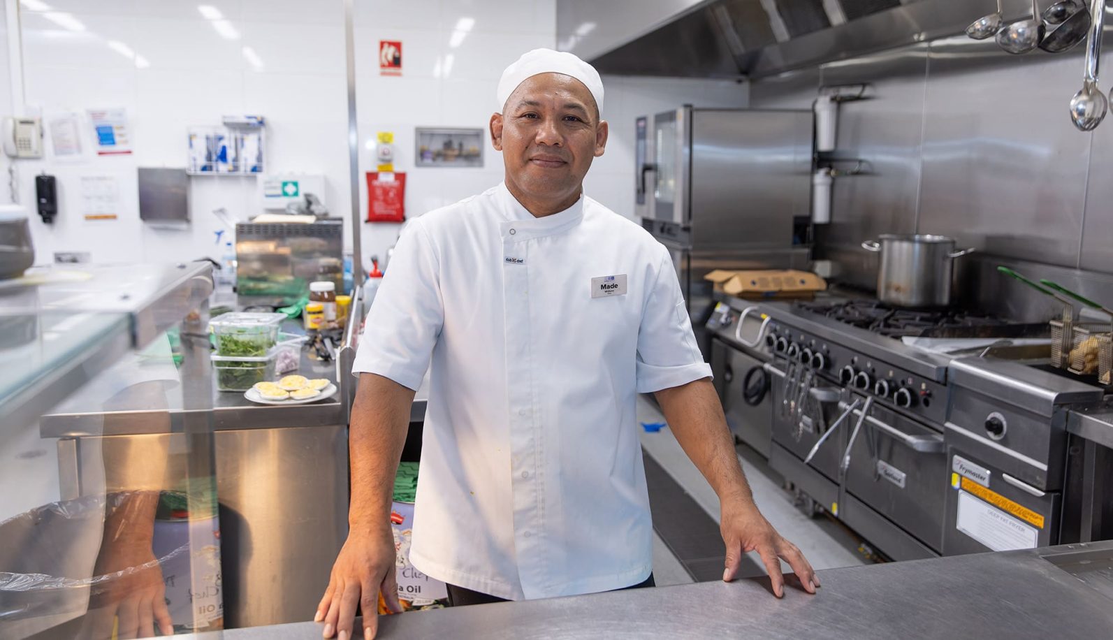 An image of the chef is captured.